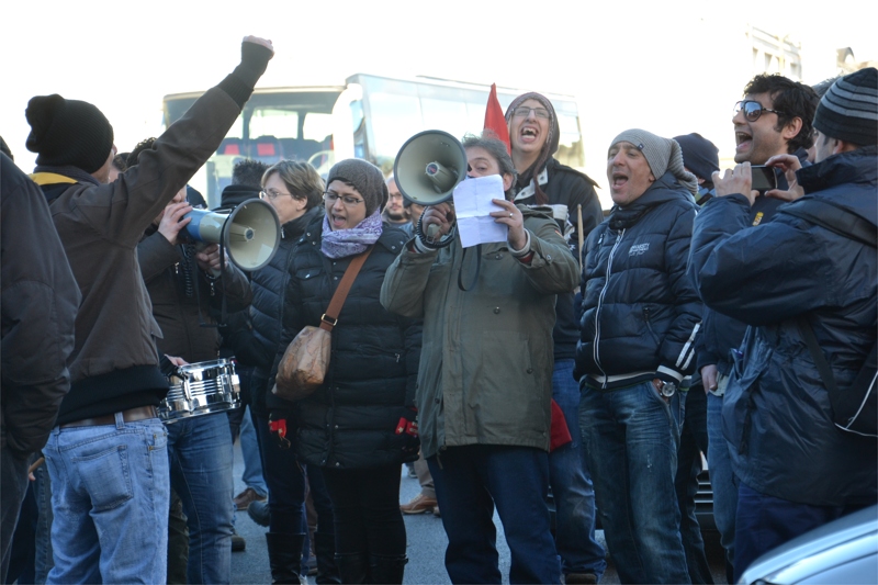 Lo sciopero dei lavoratori Agrati di Veduggio in solidarietà ai colleghi piemontesi