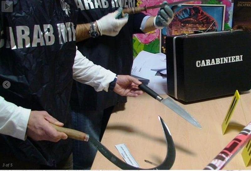 Coltelli e machete, le armi del kenyota