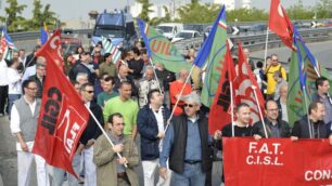 Gli operai della Star in corteo