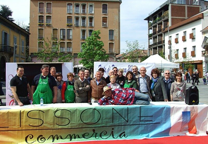 Festa di primavera: iIl presidente di Lissone commercia Ruggero Sala e lo staff dei Commercianti e della Pro loco