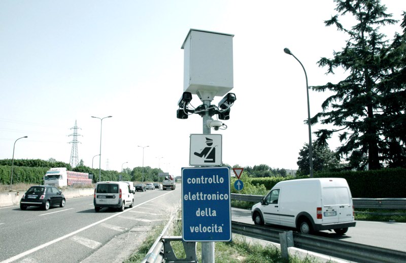 Un autovelox sulla Milano-Meda