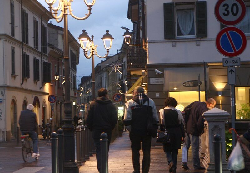 Monza, via Bergamo di sera