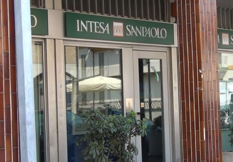 La rapina era avvenuta alla Intesa San Paolo