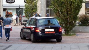 Il 25enne è stato arrestato dai carabinieri di Garbagnate milanese