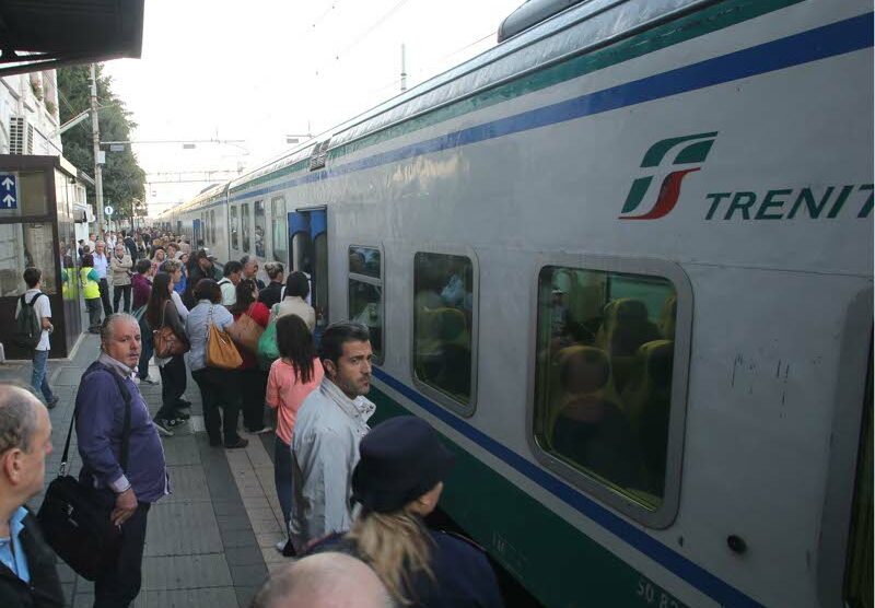 La stazione di Seregno: la linea Milano-Chiasso perde un altro treno