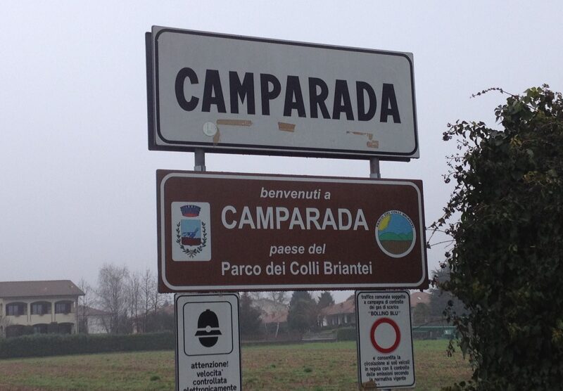 Il cartello di Camparada, Comune del Parco Colli briantei