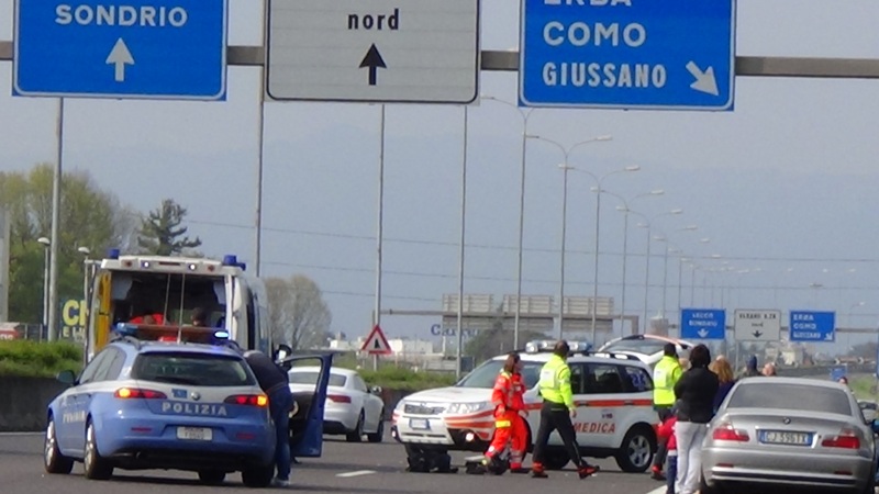Il duplice violentissimo  incidente sulla Milano Lecco.