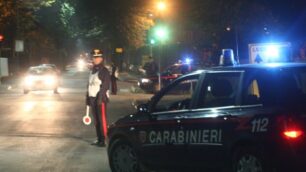 I carabinieri impegnati in un posto di controllo notturno