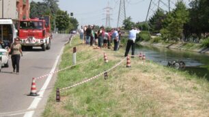 Limbiate - Altro caso: estate 2009, una mamma finì con due figli a bordo nel canale. Vertenza in corso