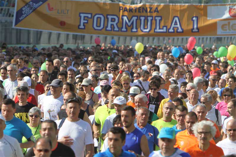 La partenza della marcia all’autodromo