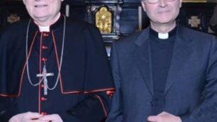 Il nuovo vescovo Pierantonio Tremolada col cardinale Angelo Scola.