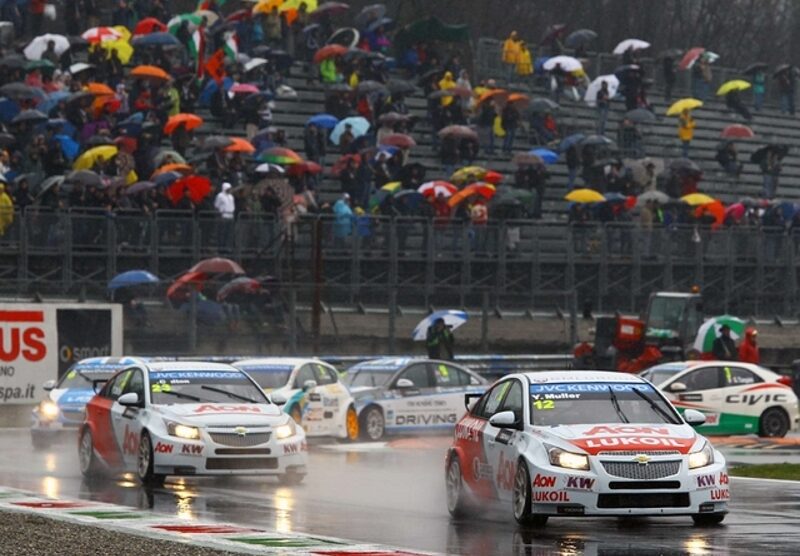 Danni alla pista di Monza, pista presa a picconate