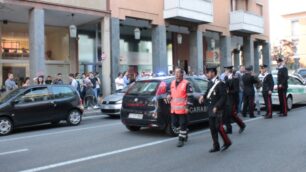 L’intervento dei carabinieri e dei soccorritori