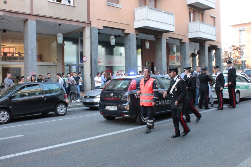 L’intervento dei carabinieri e dei soccorritori