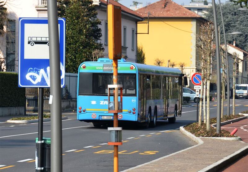 Un  autobus nel Vimercatese