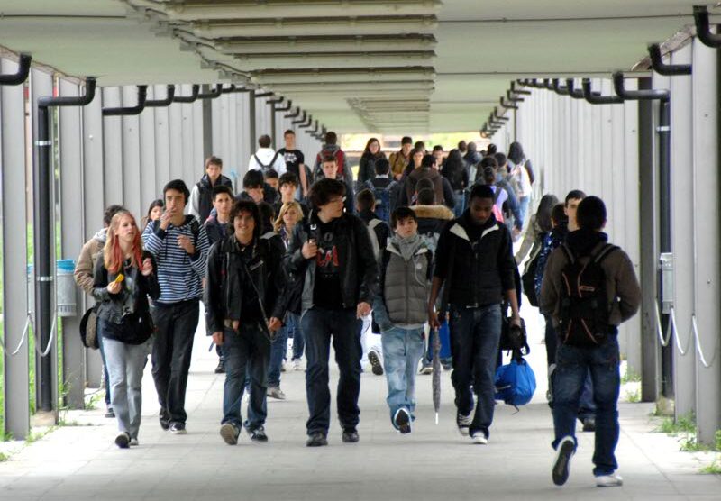 Studenti all’omnicomprensivo di Vimercate