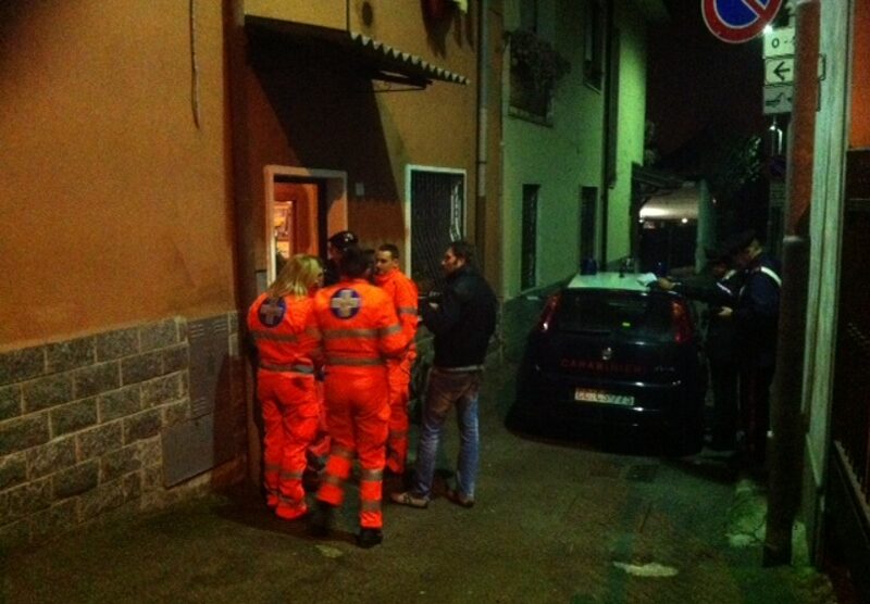 Carabinieri e soccorritori in via Pala Bianca