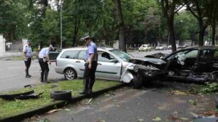 I rilievi degli agenti in viale Brianza,  a pochi metri da Porta Monza e dallo Sporting