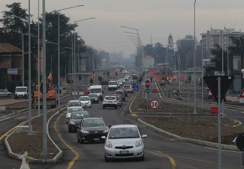 Viale Lombardia a Monza ora ha quattro semafori intelligenti