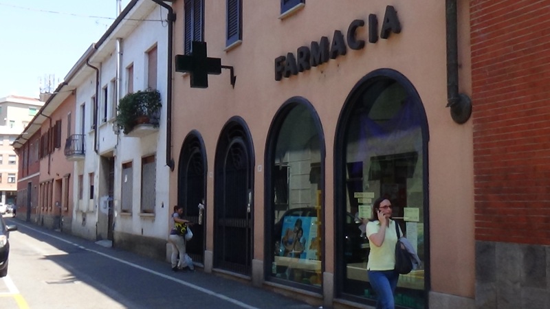 La  farmacia di via Pellico.