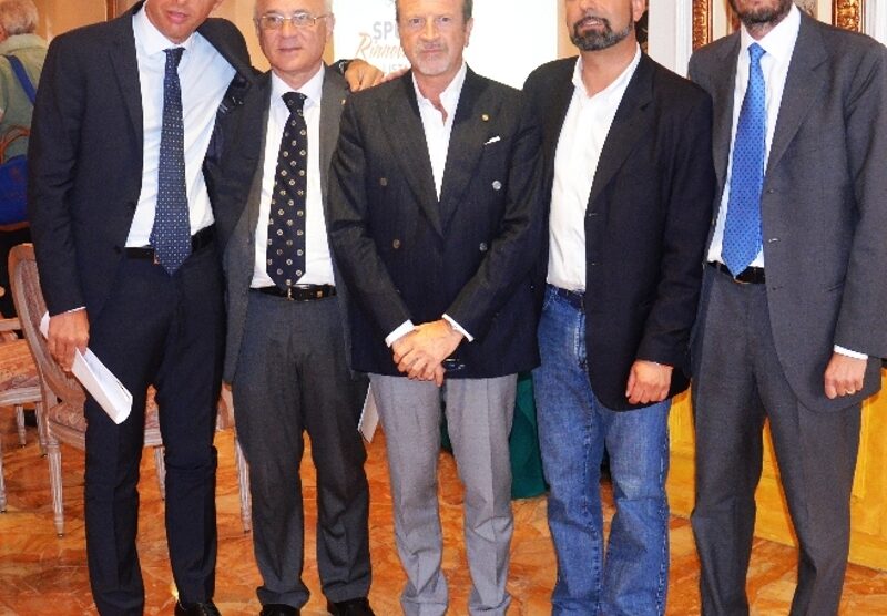 Andrea Dell’Orto, a sinistra, con i quattro eletti di Sport & Rinnovamento, cioè il cda di Ac Milano: Ivan Capelli è il secondo da destra