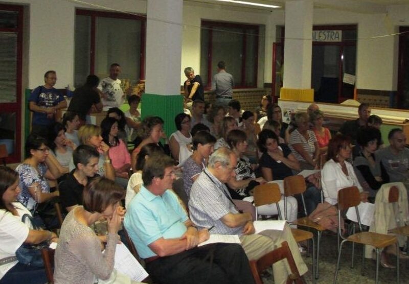 Carate - L’assemblea coi genitori all’asilo Santa Maria (Foto Botto Rossa)
