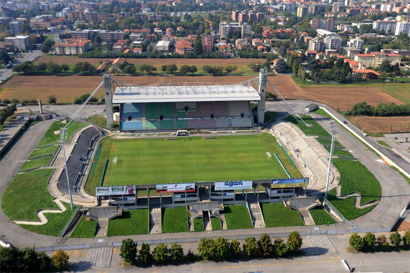 Lo stadio Brianteo pronto a accogliere il Milan per una amichevole