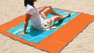 Il telo antisabbia Sandless beach mat