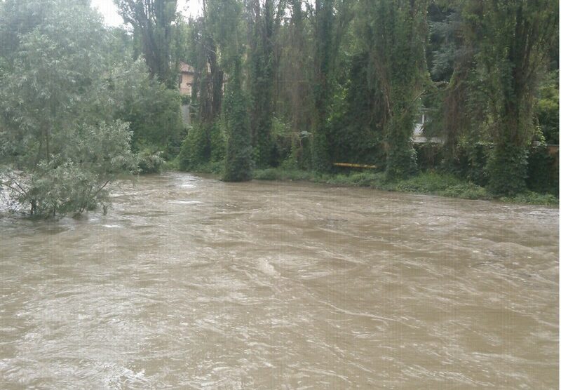 Il Lambro in piena a Ponte Albiate