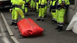 La protezione civile in via Annoni a Monza