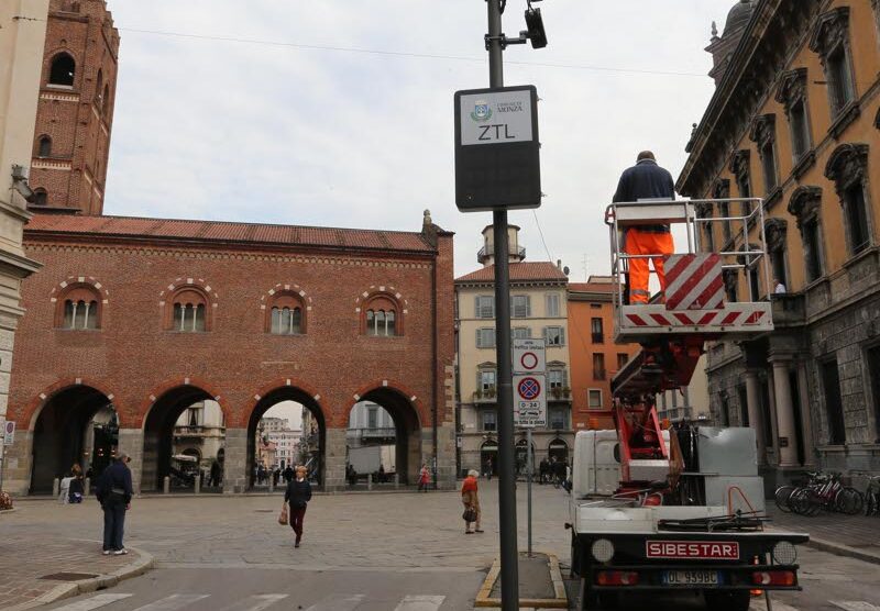 Monza, telecamere per la Ztl vicino all’arengario