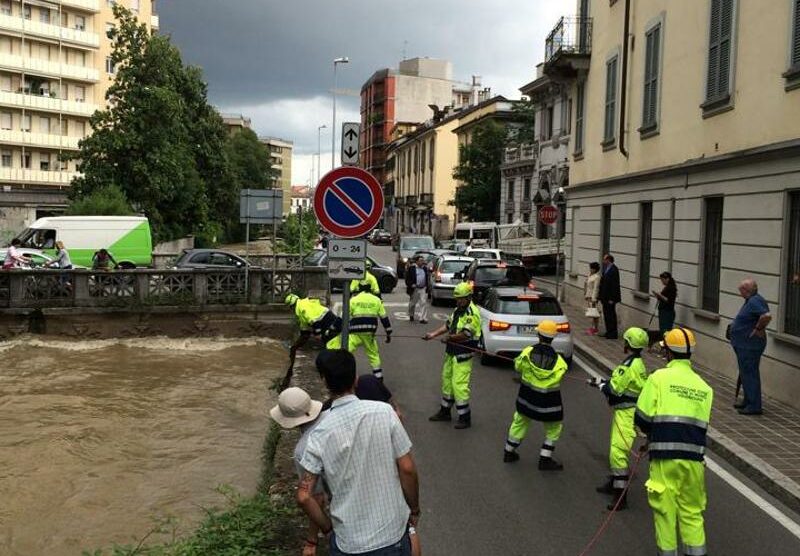 La Protezione civile sul Lambro a Monza