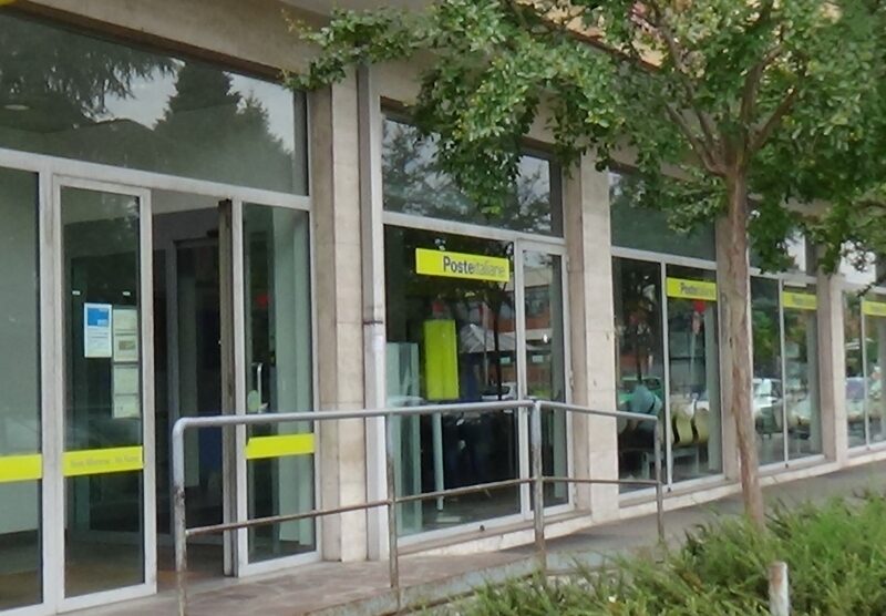 Nova Milanese, l’ufficio postale di via Fiume.
