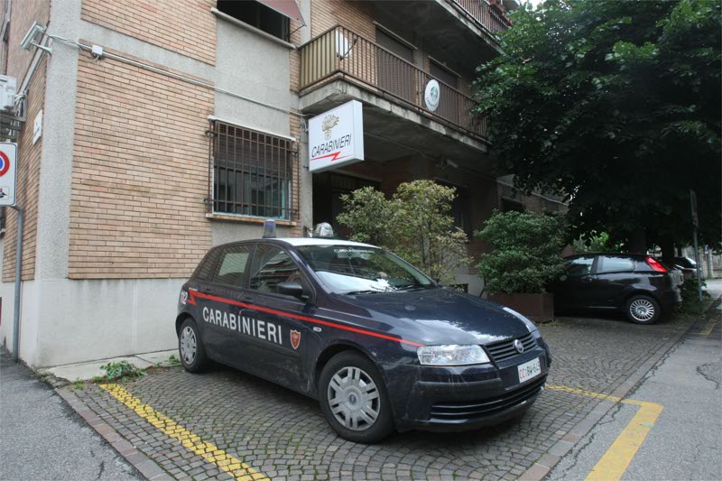 Brugherio - Sulle rapine di collanine stanno indagando i carabinieri