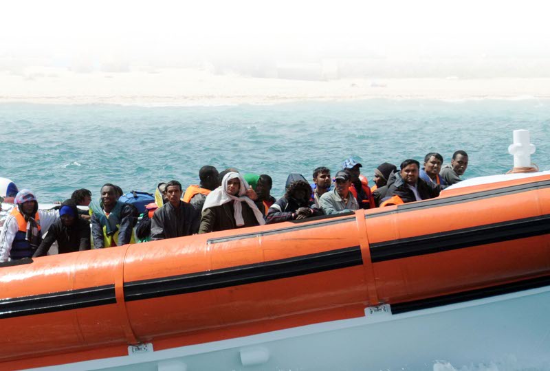 Migranti che arrivano in Italia