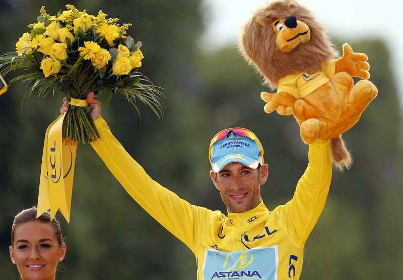 Parigi - Vincenzo NIbali vittorioso al Tour de France