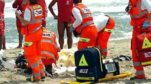 I soccorsi sulla spiaggia si sono rivelati inutili