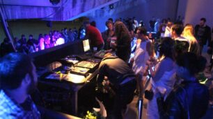Festa in discoteca: a Monza