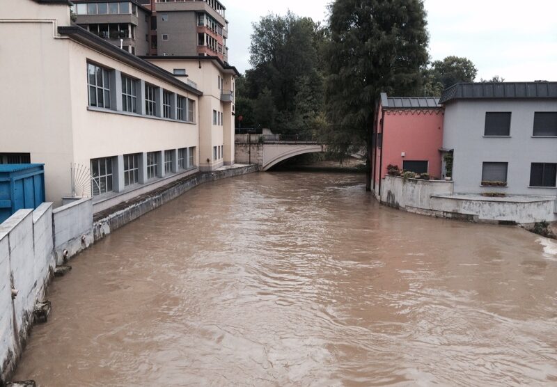 Il Lambro in via Aliprandi come si presentava mercoledì mattina