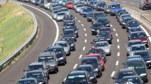 Primo esodo agostano, ci sono già code sulle autostrade lombarde.