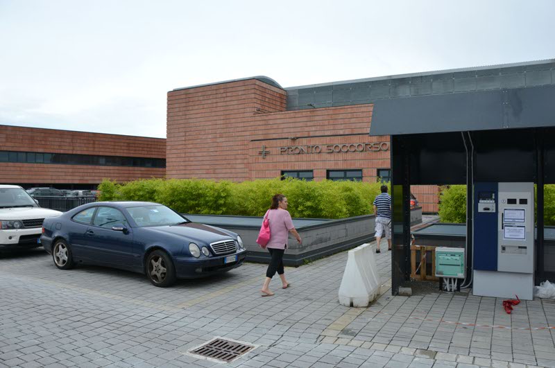 Vimercate - Ospedale, il parcheggio del pronto soccorso (foto Max  Spinolo)