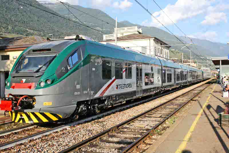 Il nuovo treno Coradia durante il viaggio di prova nel pomeriggio del 25 settembre 2014
