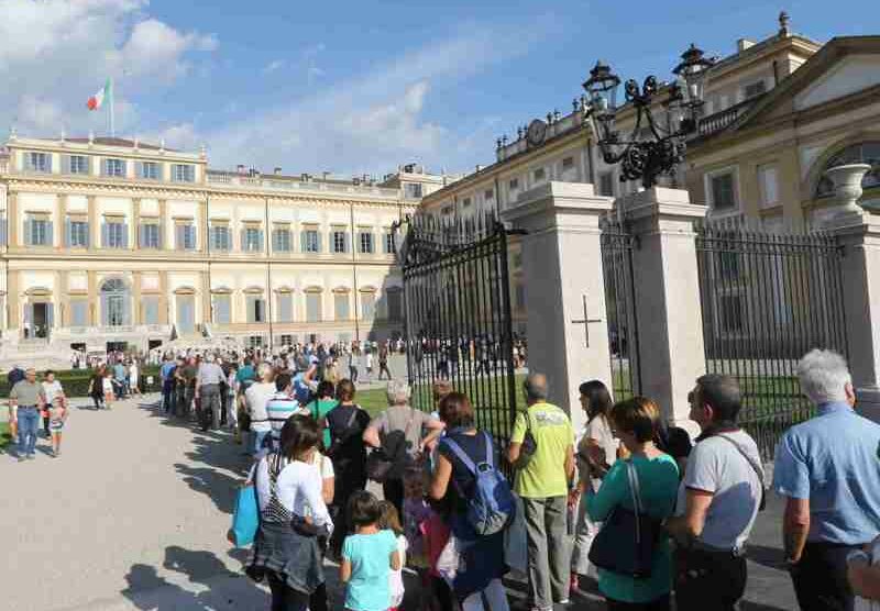 Monza: coda per le visite alla Villa reale