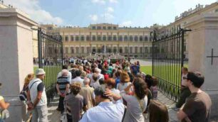 Monza - Folla di visitatori nei giorni di apertura gratuita di Villa reale
