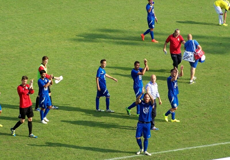 L'esultanza finale della squadra di David Sassarini