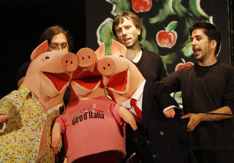 Cooperativa teatrale La Baracca di Monza, spettacolo "I tre porcellini"