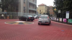 La nuova rotonda nel quartiere Milanino
