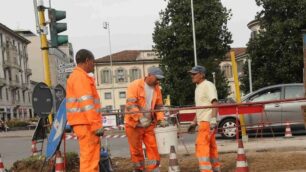 Monza, è caos in largo Mazzini: un mercoledì mattina da paura