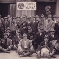 Monza e la storia dei suoi alpini
A partire dai loro “saluti scarponi”
