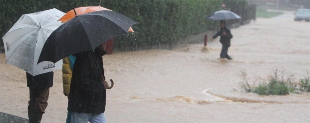 Allerta meteo nel fine settimana, forti piogge sulla Lombardia